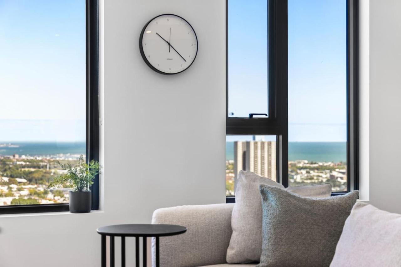 Skyline Serenity Stature Southbank Apartment